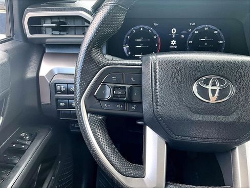 Certified 2024 Toyota Tacoma TRD Off-Road AWD/4WD image 22
