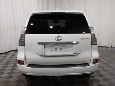 Used 2016 Lexus GX 460 Luxury w/ Preferred Accessory Package AWD/4WD image 34