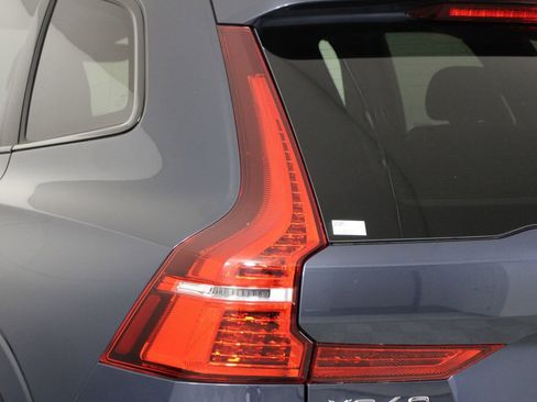 Certified 2023 Volvo XC60 T8 Plus w/ Climate Package AWD/4WD image 18