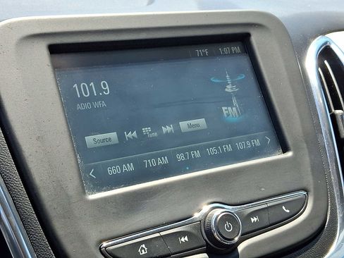 Used 2018 Chevrolet Equinox LS AWD/4WD image 16