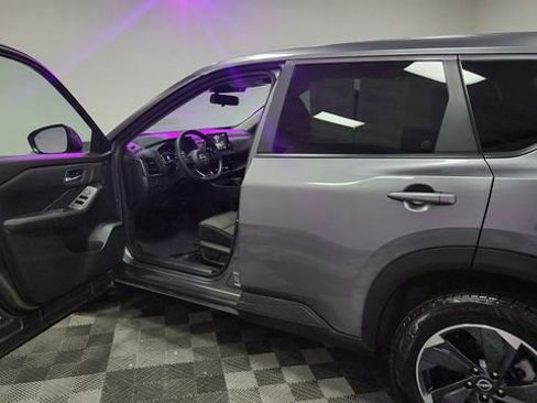 Used 2024 Nissan Rogue SV image 16