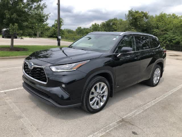 Used 2023 Toyota Highlander Limited AWD/4WD image 2