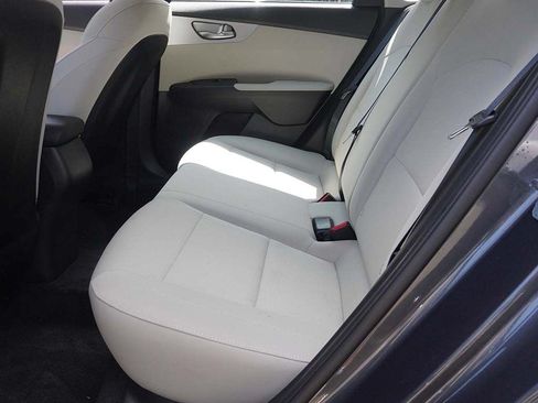 Used 2022 Kia Forte LXS w/ LXS Technology Package FWD image 29