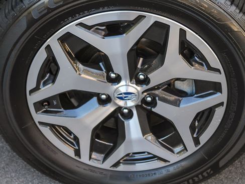 Certified 2023 Subaru Forester Premium AWD/4WD image 10