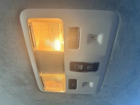 Used 2011 Jaguar XJ L RWD image 20