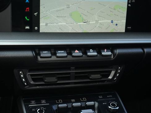 Used 2022 Porsche 911 Carrera image 17