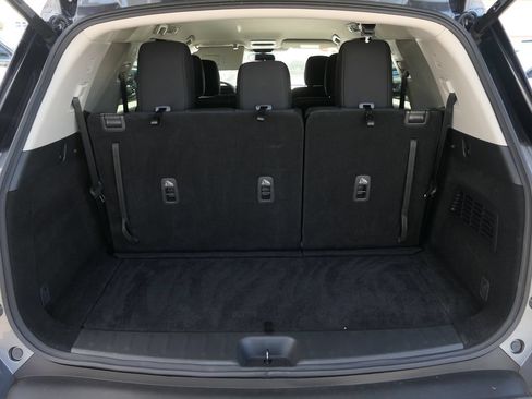 Used 2025 Nissan Pathfinder SV FWD image 24