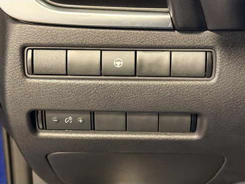 Used 2021 Nissan Rogue SV image 17