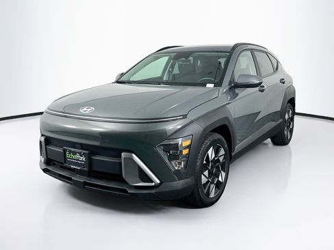 Used 2025 Hyundai Kona SEL FWD image 3