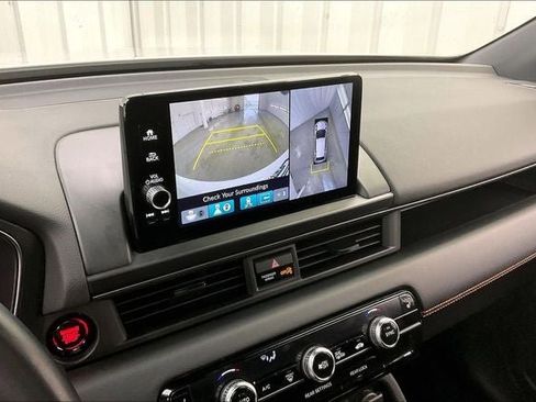 Certified 2025 Honda Pilot TrailSport image 28