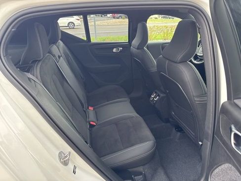 Certified 2025 Volvo XC40 B5 Plus AWD/4WD image 13