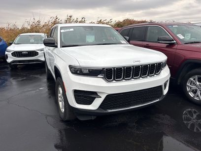 Used 2022 Jeep Grand Cherokee Laredo w/ Luxury Tech Group I