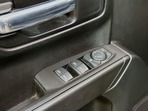 Used 2020 Chevrolet Silverado 1500 Custom w/ Custom Value Package image 19