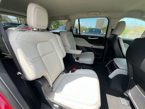 New 2026 Lincoln Aviator AWD image 25