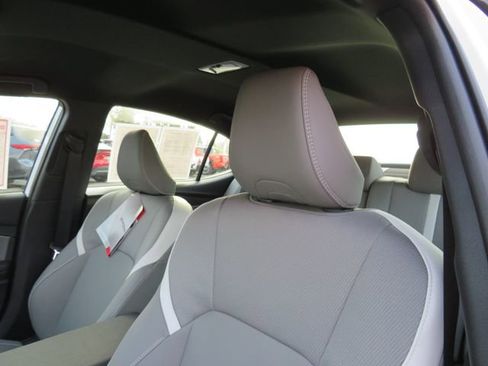 Certified 2026 Toyota Camry SE image 16