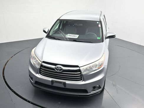 Used 2016 Toyota Highlander Plus AWD/4WD image 11