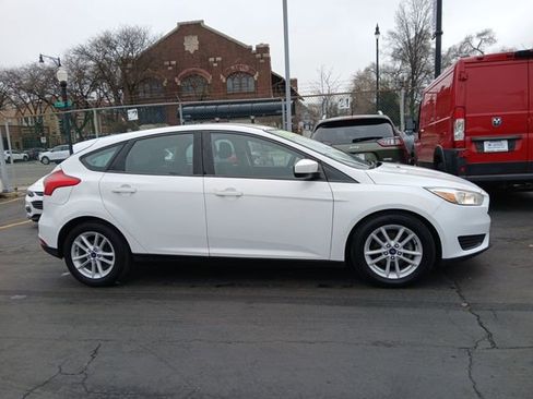 Used 2018 Ford Focus SE image 3