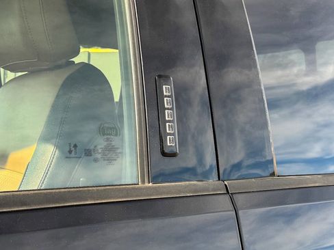 Used 2023 Ford F250 Lariat w/ Tremor Off-Road Package image 39