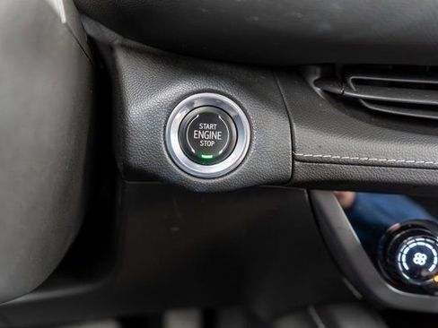 Used 2023 Buick Envision Preferred image 28