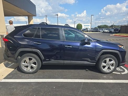 Used 2020 Toyota RAV4 Limited w/ Limited Grade Weather Package AWD/4WD image 7