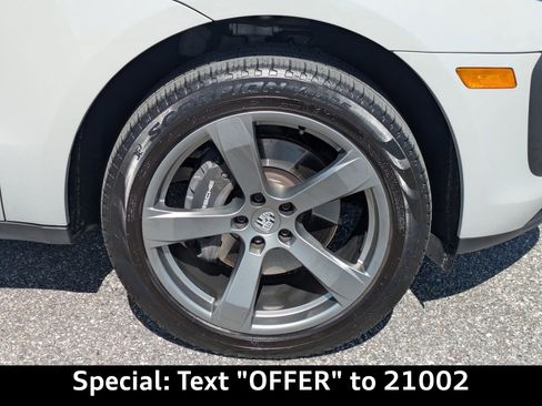 Used 2022 Porsche Macan image 12