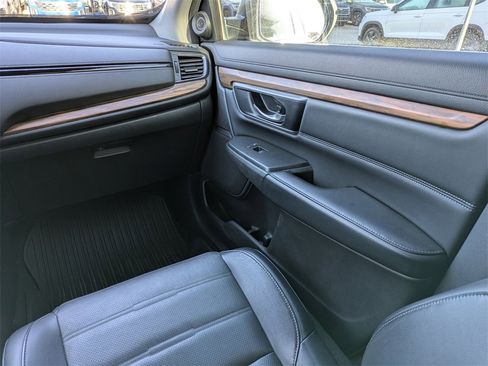 Used 2017 Honda CR-V Touring image 8