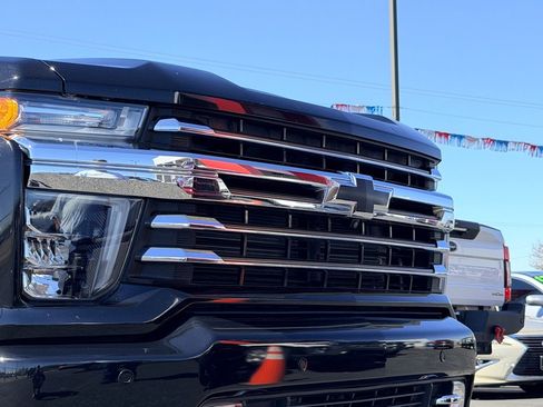 Used 2023 Chevrolet Silverado 2500 High Country w/ Z71 Off-Road Package image 48