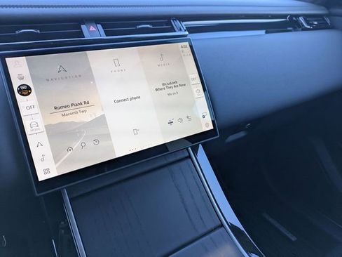 Used 2026 Land Rover Range Rover Velar Dynamic SE image 11