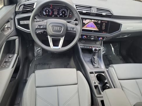 New 2025 Audi Q3 2.0T Premium image 10