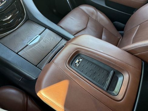 Used 2017 Cadillac Escalade Luxury AWD/4WD image 50