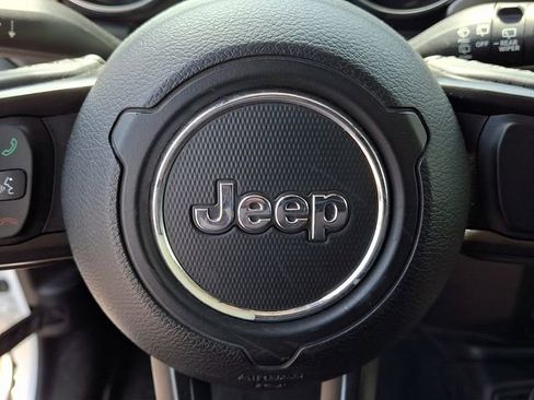 Used 2018 Jeep Wrangler Unlimited Sport S AWD/4WD image 17