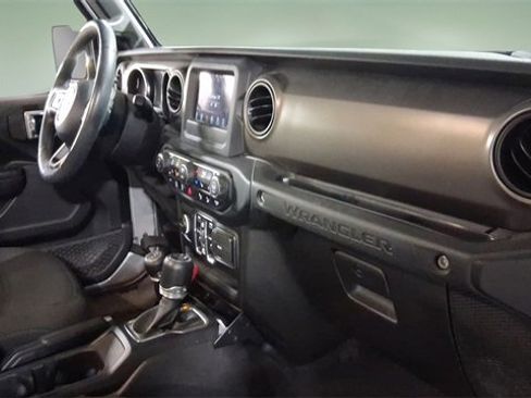 Used 2019 Jeep Wrangler Unlimited Sport S image 18