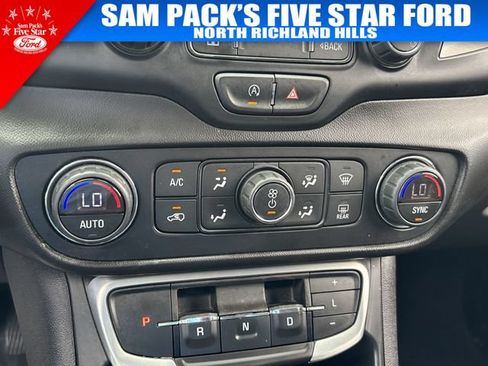 Used 2022 GMC Terrain SLE w/ Driver Convenience Package FWD image 28
