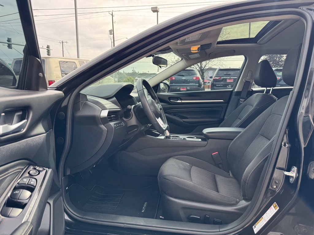 Used 2021 Nissan Altima 2.5 SV w/ SV Premium Package AWD/4WD image 10