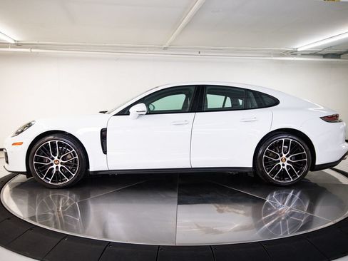 Certified 2023 Porsche Panamera image 2