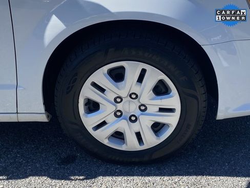 Used 2015 Dodge Grand Caravan SE w/ Quick Order Package 29E SE image 11