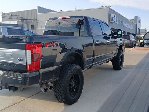 Used 2019 Ford F250 Platinum w/ Platinum Ultimate Package AWD/4WD image 8