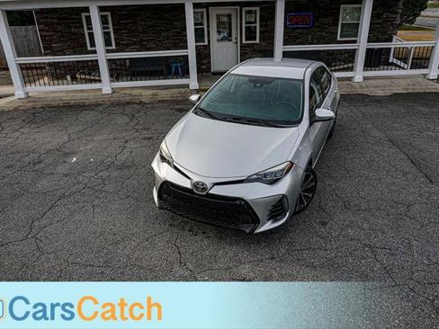 Used 2018 Toyota Corolla SE image 3