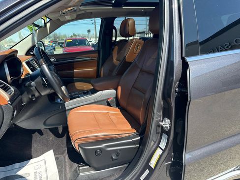 Used 2016 Jeep Grand Cherokee Summit w/ Platinum Series Group image 11