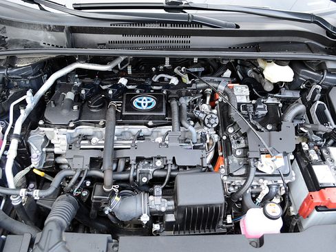 Used 2024 Toyota Corolla LE w/ LE Convenience Package image 31