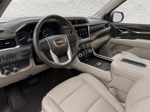 Used 2021 GMC Yukon Denali AWD/4WD image 2