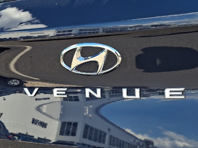 Used 2024 Hyundai Venue Limited FWD image 31