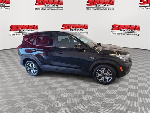 Used 2023 Kia Seltos EX image 10