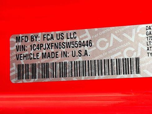 Used 2025 Jeep Wrangler Unlimited Rubicon AWD/4WD image 31