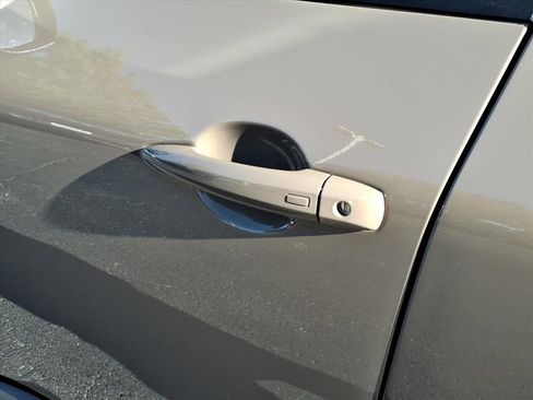 Certified 2025 Nissan Rogue SV image 32