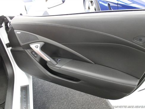 Used 2016 Chevrolet Corvette Stingray Convertible w/ Battery Protection Package image 38