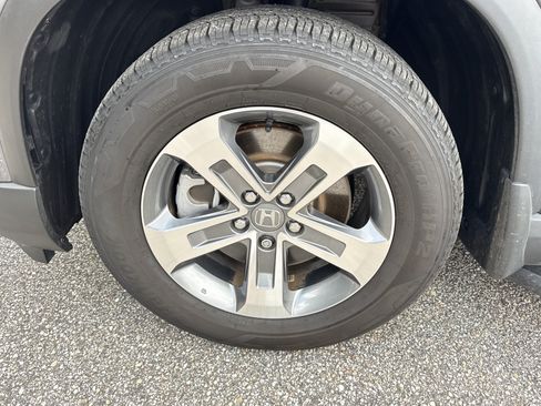 Used 2025 Honda Pilot EX-L image 10