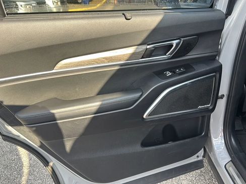 Used 2021 Kia Telluride SX w/ SX Prestige Package image 26