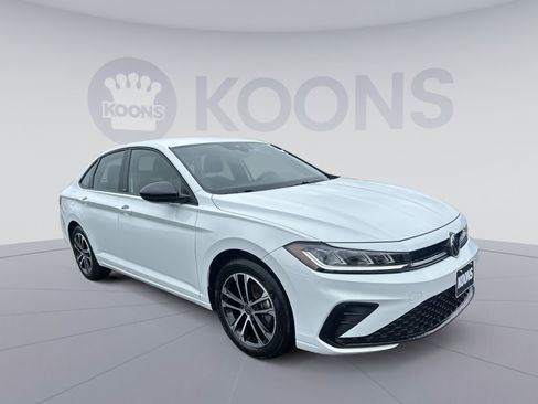 Used 2025 Volkswagen Jetta Sport FWD image 18