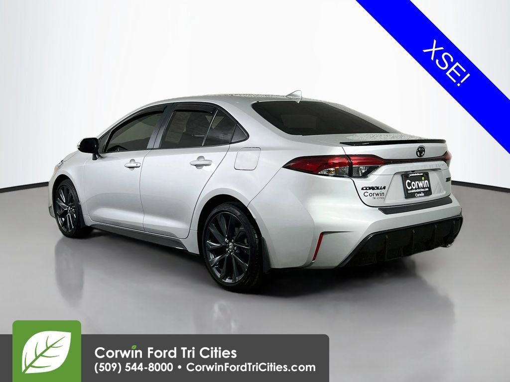 Used 2025 Toyota Corolla XSE FWD image 11